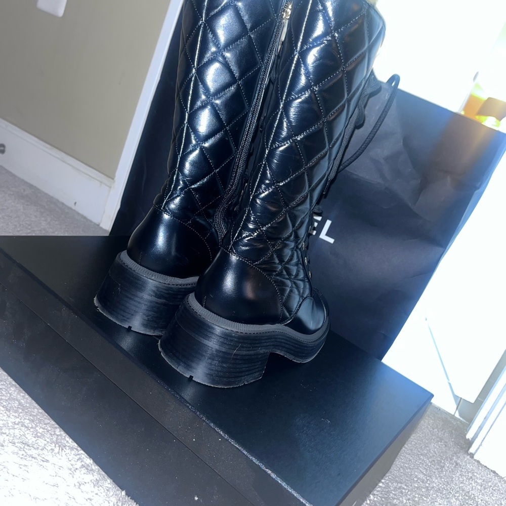 CHANEL Black Quilted Lace-Up Knee Boots - Picture 4 of 5